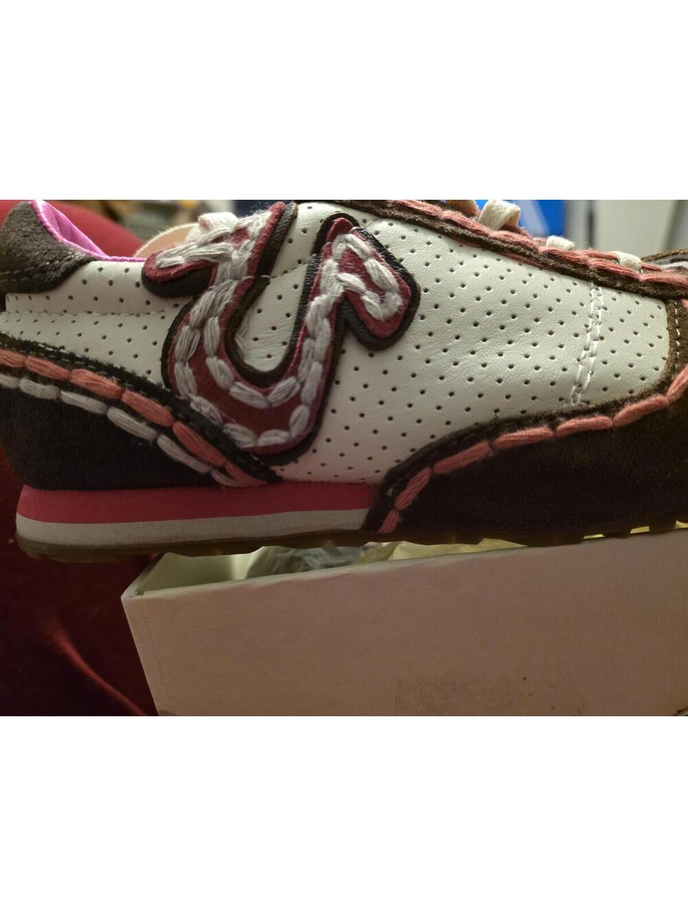 Womens true religion sneaker size 7.5  colors white, brown and pink